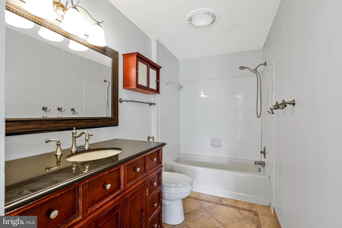 6218 HIDDEN CANYON RD, CENTREVILLE, Virginia 20120, 3 Bedrooms Bedrooms, ,3 BathroomsBathrooms,Residential,For sale,6218 HIDDEN CANYON RD,VAFX2247070 MLS # VAFX2247070