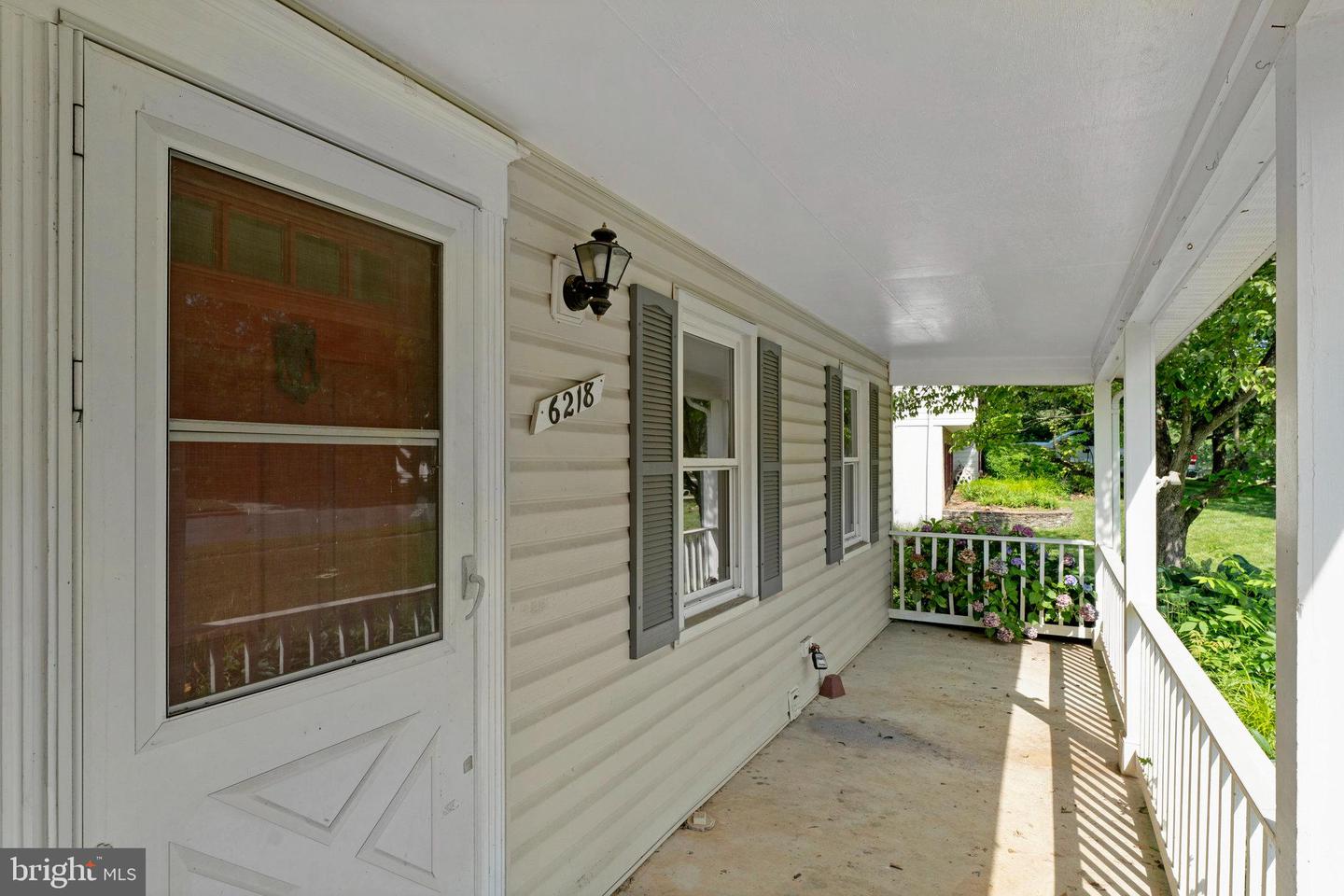 6218 HIDDEN CANYON RD, CENTREVILLE, Virginia 20120, 3 Bedrooms Bedrooms, ,3 BathroomsBathrooms,Residential,For sale,6218 HIDDEN CANYON RD,VAFX2247070 MLS # VAFX2247070