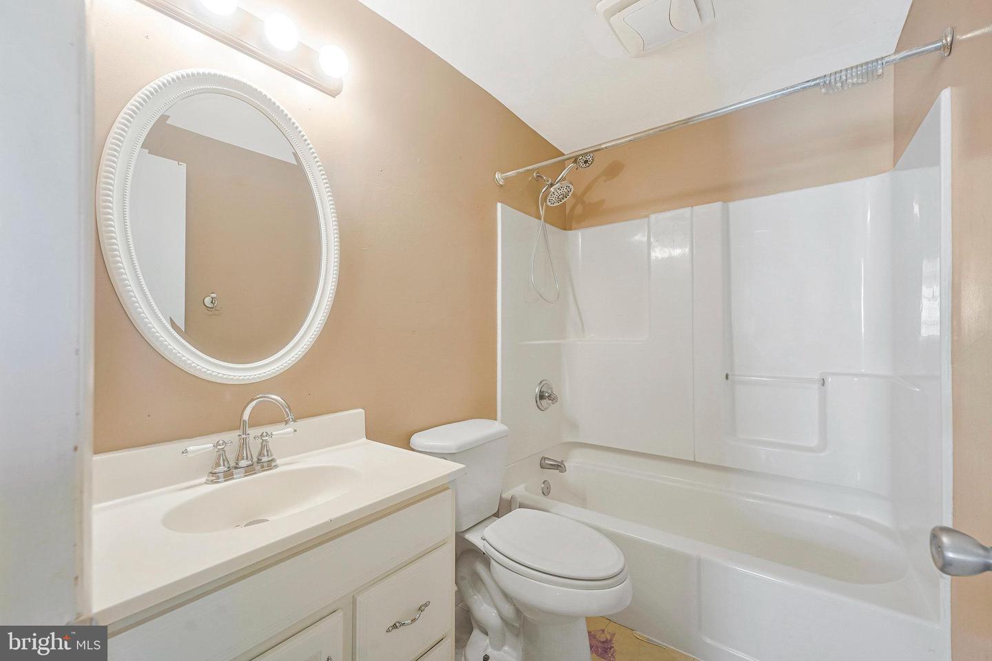 6218 HIDDEN CANYON RD, CENTREVILLE, Virginia 20120, 3 Bedrooms Bedrooms, ,3 BathroomsBathrooms,Residential,For sale,6218 HIDDEN CANYON RD,VAFX2247070 MLS # VAFX2247070