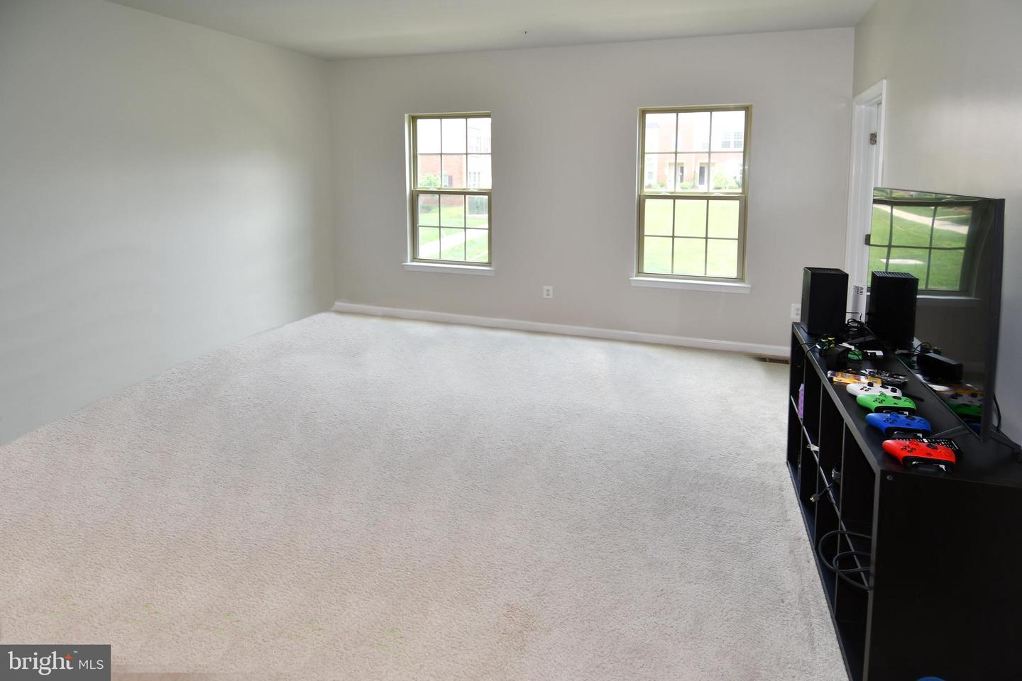 7065 DARBEY KNOLL DR, GAINESVILLE, Virginia 20155, 3 Bedrooms Bedrooms, ,2 BathroomsBathrooms,Residential,For sale,7065 DARBEY KNOLL DR,VAPW2097184 MLS # VAPW2097184