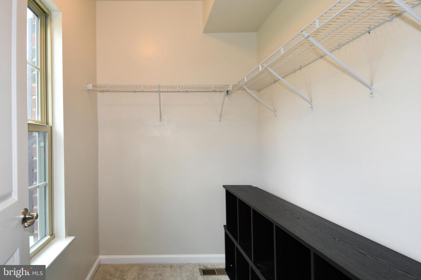 7065 DARBEY KNOLL DR, GAINESVILLE, Virginia 20155, 3 Bedrooms Bedrooms, ,2 BathroomsBathrooms,Residential,For sale,7065 DARBEY KNOLL DR,VAPW2097184 MLS # VAPW2097184