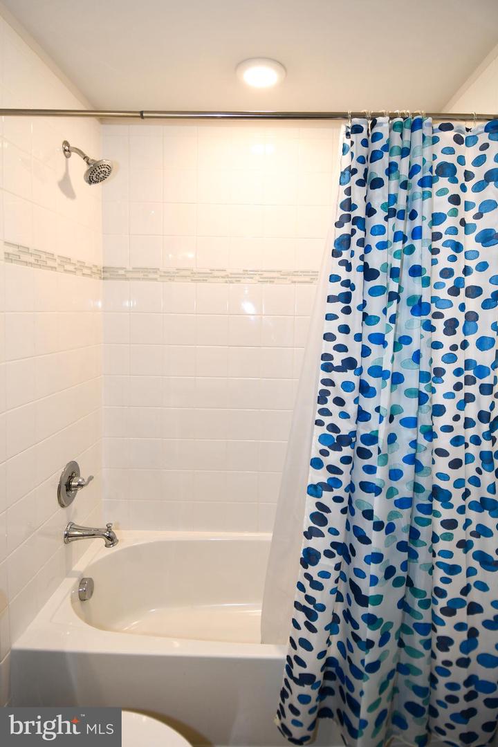 7065 DARBEY KNOLL DR, GAINESVILLE, Virginia 20155, 3 Bedrooms Bedrooms, ,2 BathroomsBathrooms,Residential,For sale,7065 DARBEY KNOLL DR,VAPW2097184 MLS # VAPW2097184