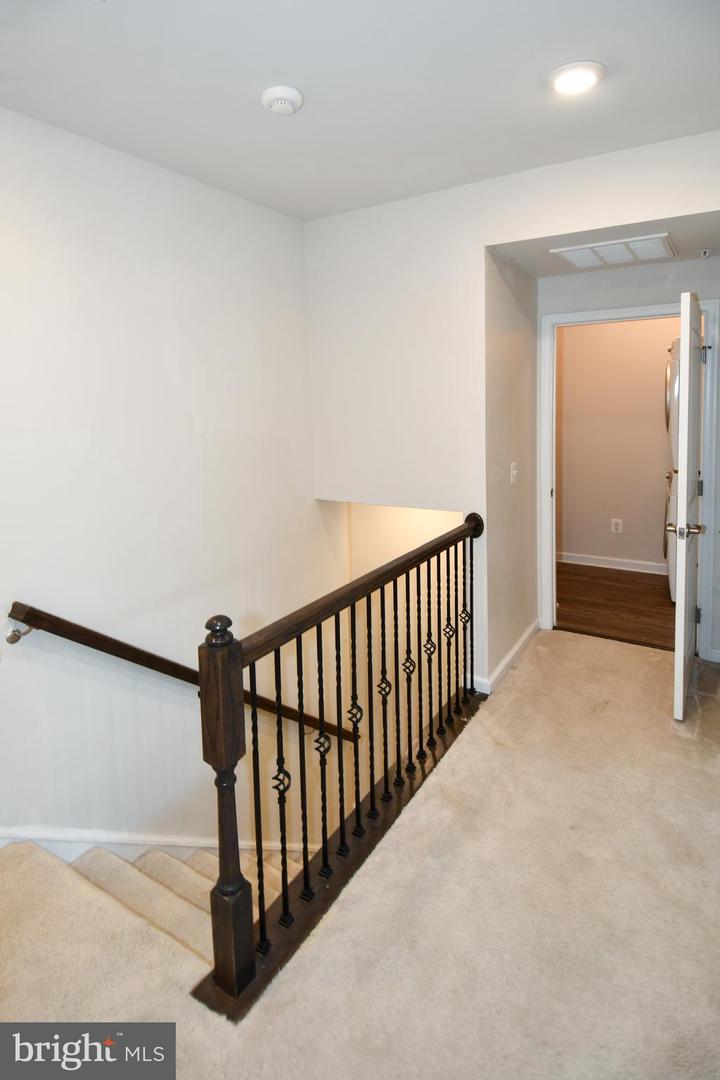 7065 DARBEY KNOLL DR, GAINESVILLE, Virginia 20155, 3 Bedrooms Bedrooms, ,2 BathroomsBathrooms,Residential,For sale,7065 DARBEY KNOLL DR,VAPW2097184 MLS # VAPW2097184