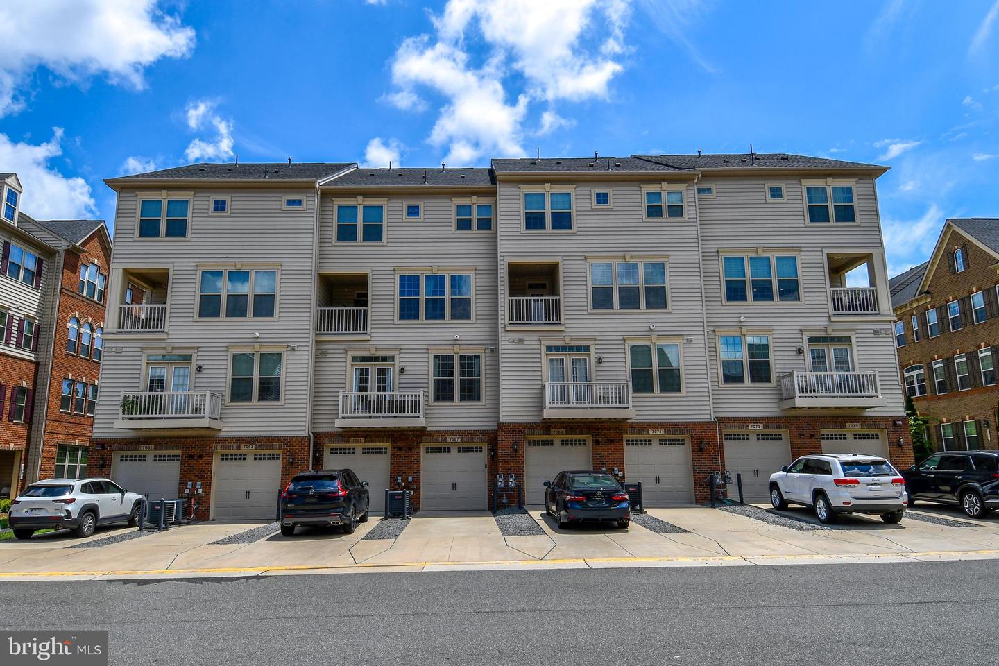 7065 DARBEY KNOLL DR, GAINESVILLE, Virginia 20155, 3 Bedrooms Bedrooms, ,2 BathroomsBathrooms,Residential,For sale,7065 DARBEY KNOLL DR,VAPW2097184 MLS # VAPW2097184