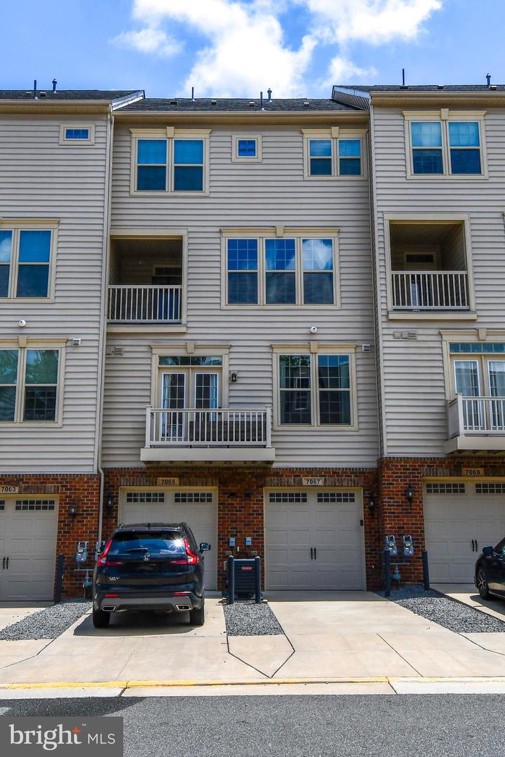 7065 DARBEY KNOLL DR, GAINESVILLE, Virginia 20155, 3 Bedrooms Bedrooms, ,2 BathroomsBathrooms,Residential,For sale,7065 DARBEY KNOLL DR,VAPW2097184 MLS # VAPW2097184