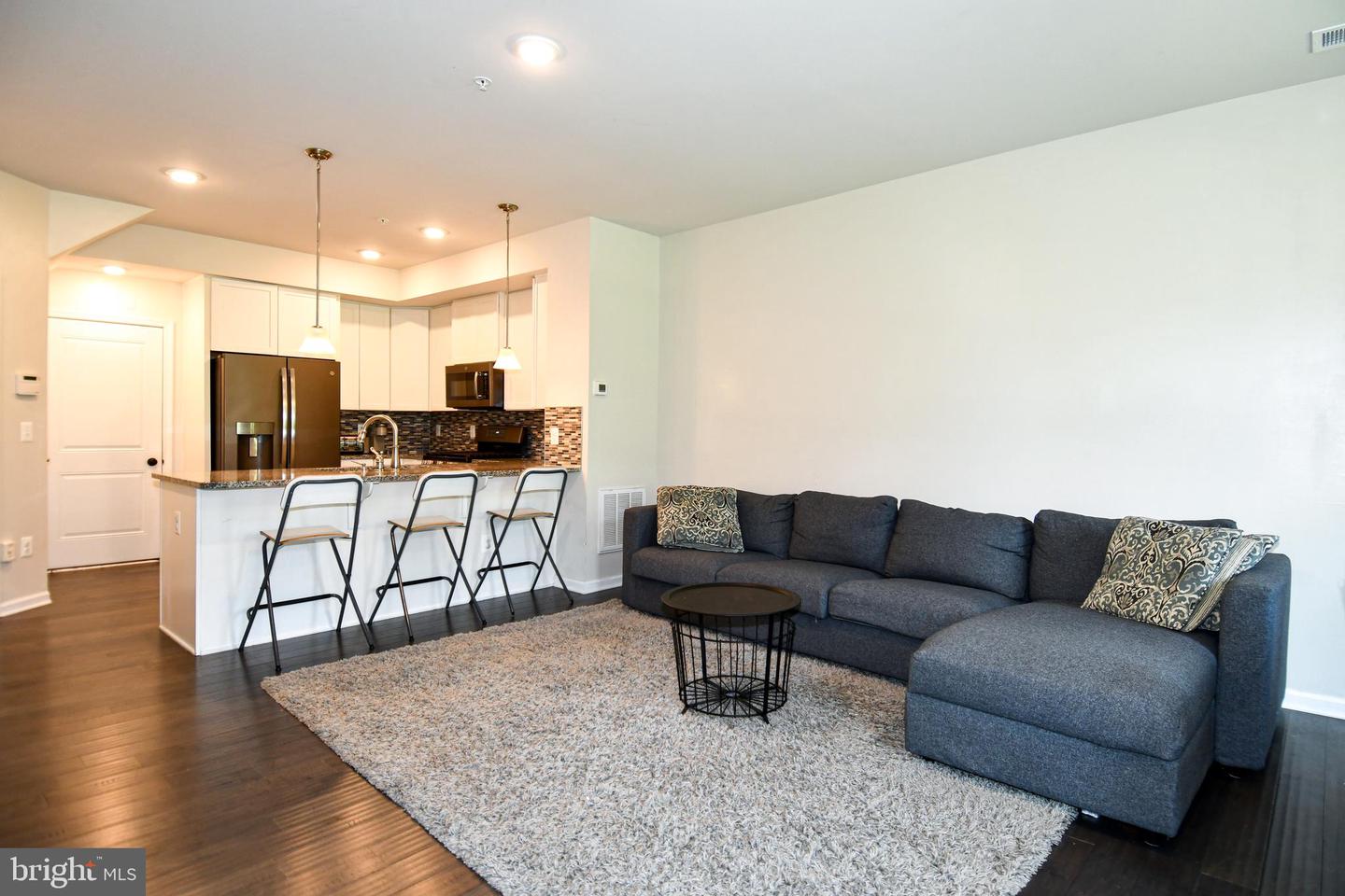 7065 DARBEY KNOLL DR, GAINESVILLE, Virginia 20155, 3 Bedrooms Bedrooms, ,2 BathroomsBathrooms,Residential,For sale,7065 DARBEY KNOLL DR,VAPW2097184 MLS # VAPW2097184