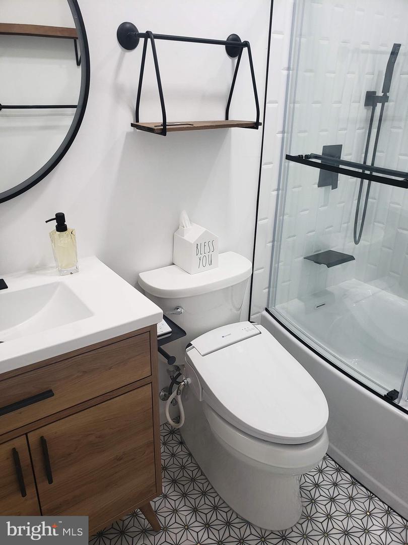 4925 LINCOLN AVE, ALEXANDRIA, Virginia 22312, 5 Bedrooms Bedrooms, ,4 BathroomsBathrooms,Residential,For sale,4925 LINCOLN AVE,VAFX2248132 MLS # VAFX2248132