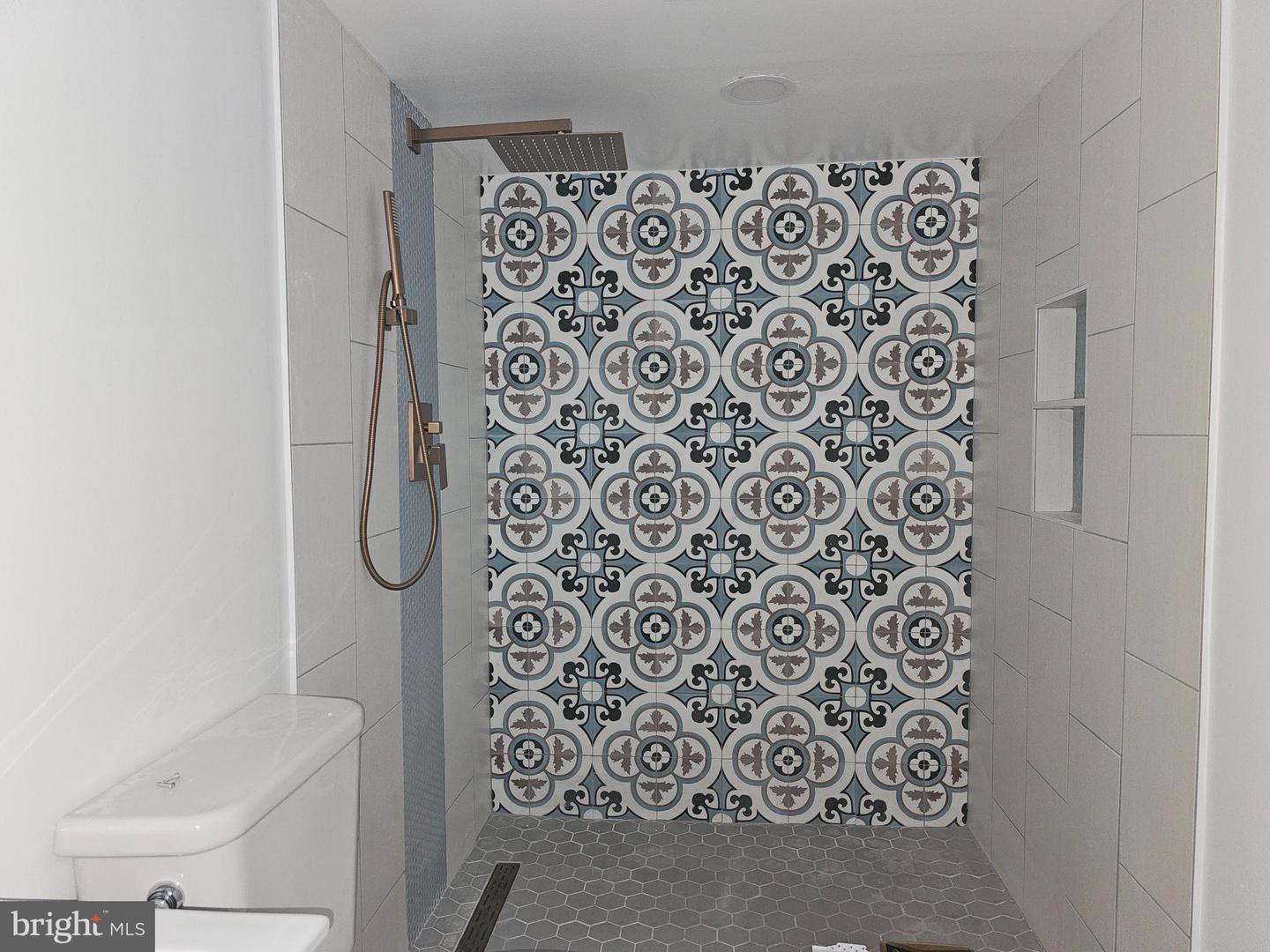 4925 LINCOLN AVE, ALEXANDRIA, Virginia 22312, 5 Bedrooms Bedrooms, ,4 BathroomsBathrooms,Residential,For sale,4925 LINCOLN AVE,VAFX2248132 MLS # VAFX2248132