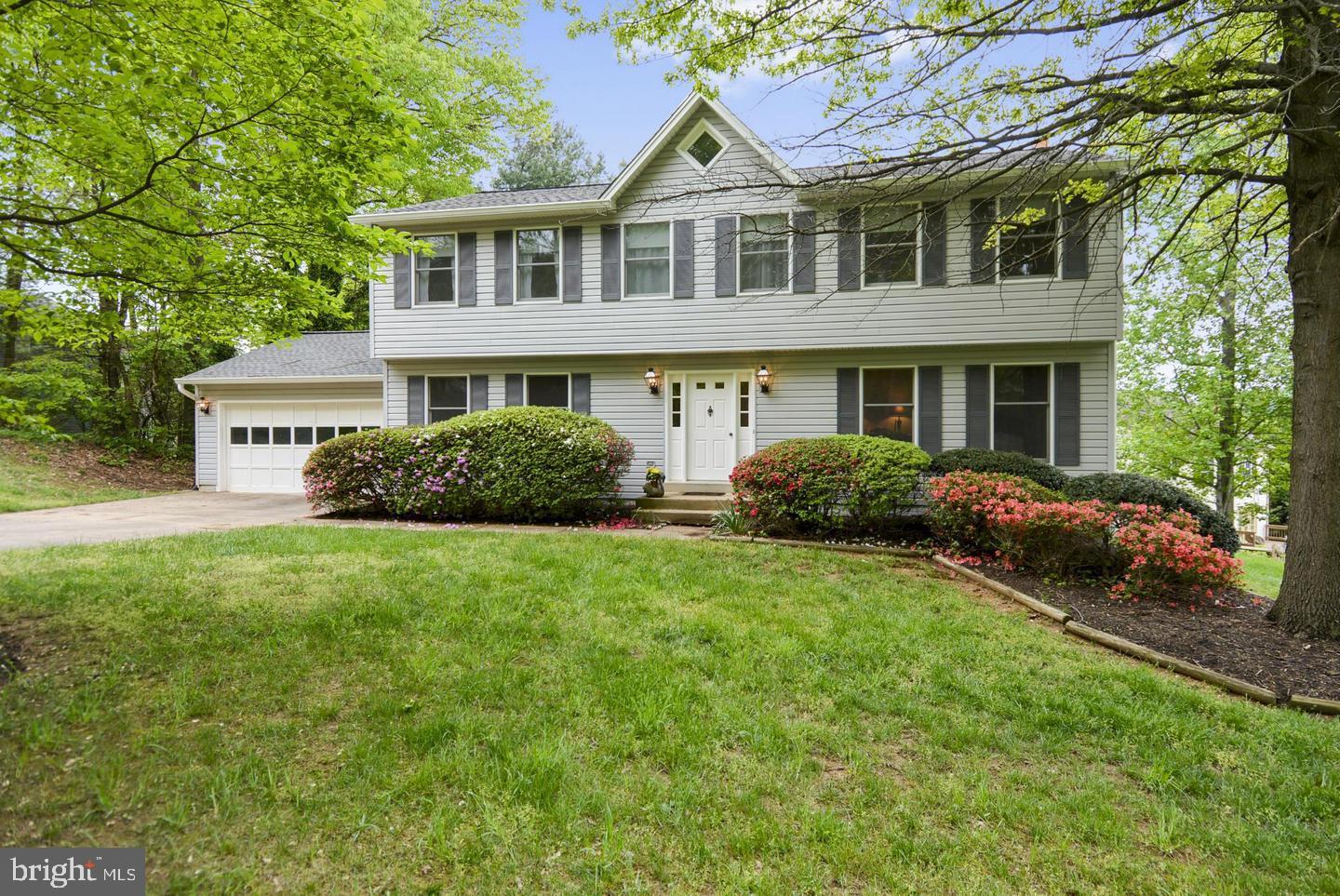 914 BARKER HILL RD, HERNDON, Virginia 20170, 5 Bedrooms Bedrooms, ,3 BathroomsBathrooms,Residential,For sale,914 BARKER HILL RD,VAFX2248384 MLS # VAFX2248384