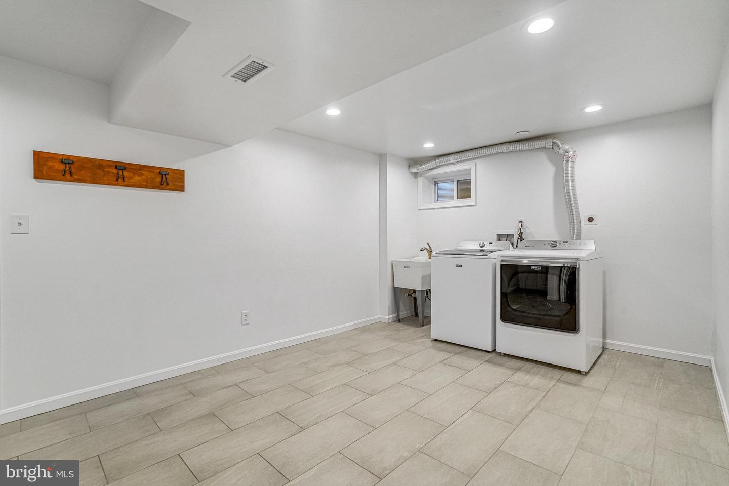 5904 BUSH HILL DR, ALEXANDRIA, Virginia 22310, 5 Bedrooms Bedrooms, ,3 BathroomsBathrooms,Residential,For sale,5904 BUSH HILL DR,VAFX2248830 MLS # VAFX2248830
