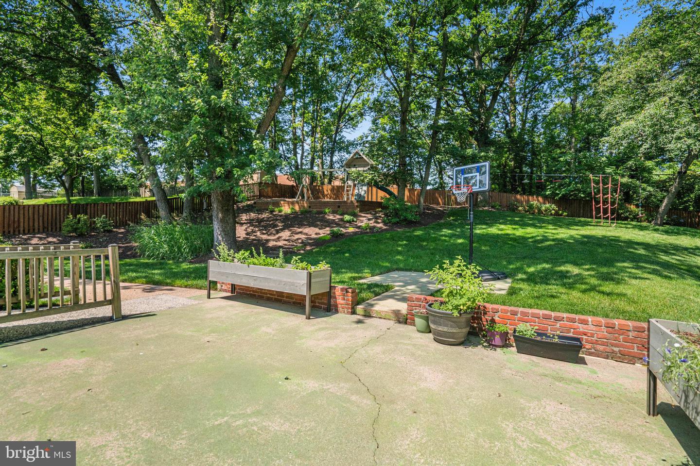 5904 BUSH HILL DR, ALEXANDRIA, Virginia 22310, 5 Bedrooms Bedrooms, ,3 BathroomsBathrooms,Residential,For sale,5904 BUSH HILL DR,VAFX2248830 MLS # VAFX2248830