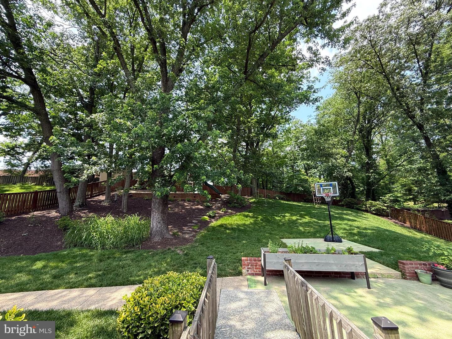 5904 BUSH HILL DR, ALEXANDRIA, Virginia 22310, 5 Bedrooms Bedrooms, ,3 BathroomsBathrooms,Residential,For sale,5904 BUSH HILL DR,VAFX2248830 MLS # VAFX2248830