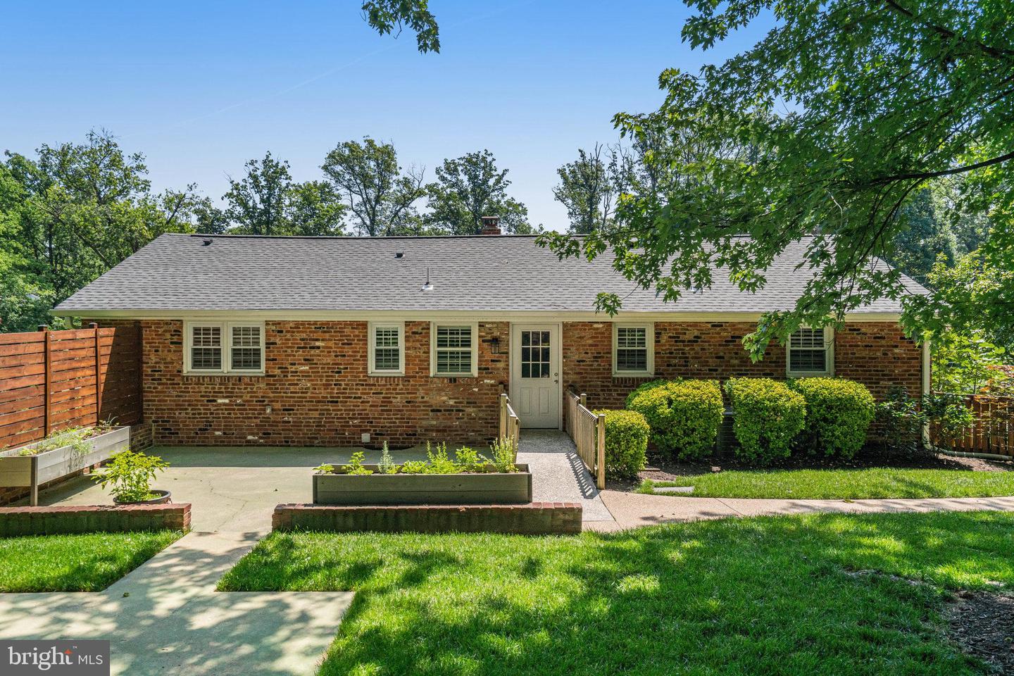 5904 BUSH HILL DR, ALEXANDRIA, Virginia 22310, 5 Bedrooms Bedrooms, ,3 BathroomsBathrooms,Residential,For sale,5904 BUSH HILL DR,VAFX2248830 MLS # VAFX2248830