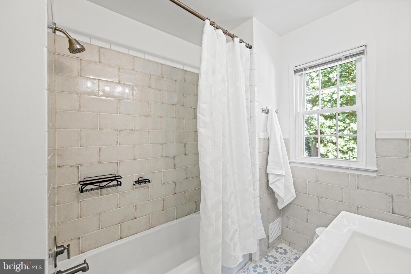 6708 HARWOOD PL, SPRINGFIELD, Virginia 22152, 4 Bedrooms Bedrooms, ,3 BathroomsBathrooms,Residential,For sale,6708 HARWOOD PL,VAFX2248930 MLS # VAFX2248930