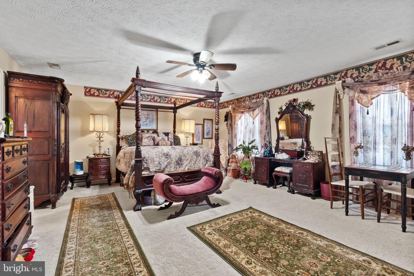 1002 BLACK OAK CT, FREDERICKSBURG, Virginia 22401, 5 Bedrooms Bedrooms, ,3 BathroomsBathrooms,Residential,For sale,1002 BLACK OAK CT,VAFB2008470 MLS # VAFB2008470