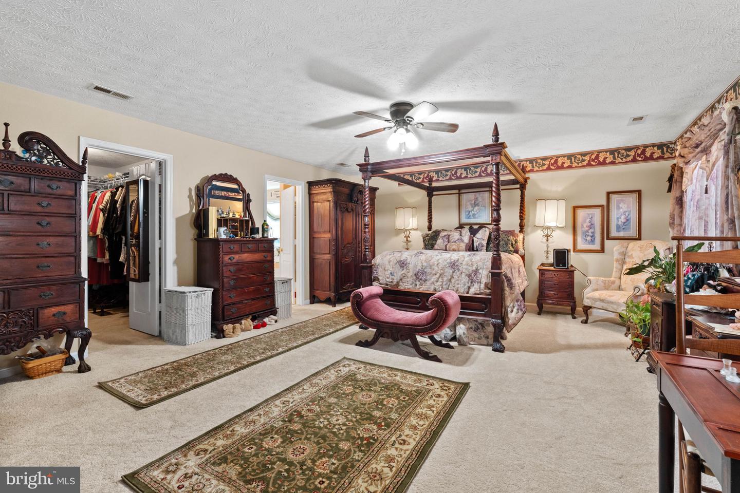 1002 BLACK OAK CT, FREDERICKSBURG, Virginia 22401, 5 Bedrooms Bedrooms, ,3 BathroomsBathrooms,Residential,For sale,1002 BLACK OAK CT,VAFB2008470 MLS # VAFB2008470