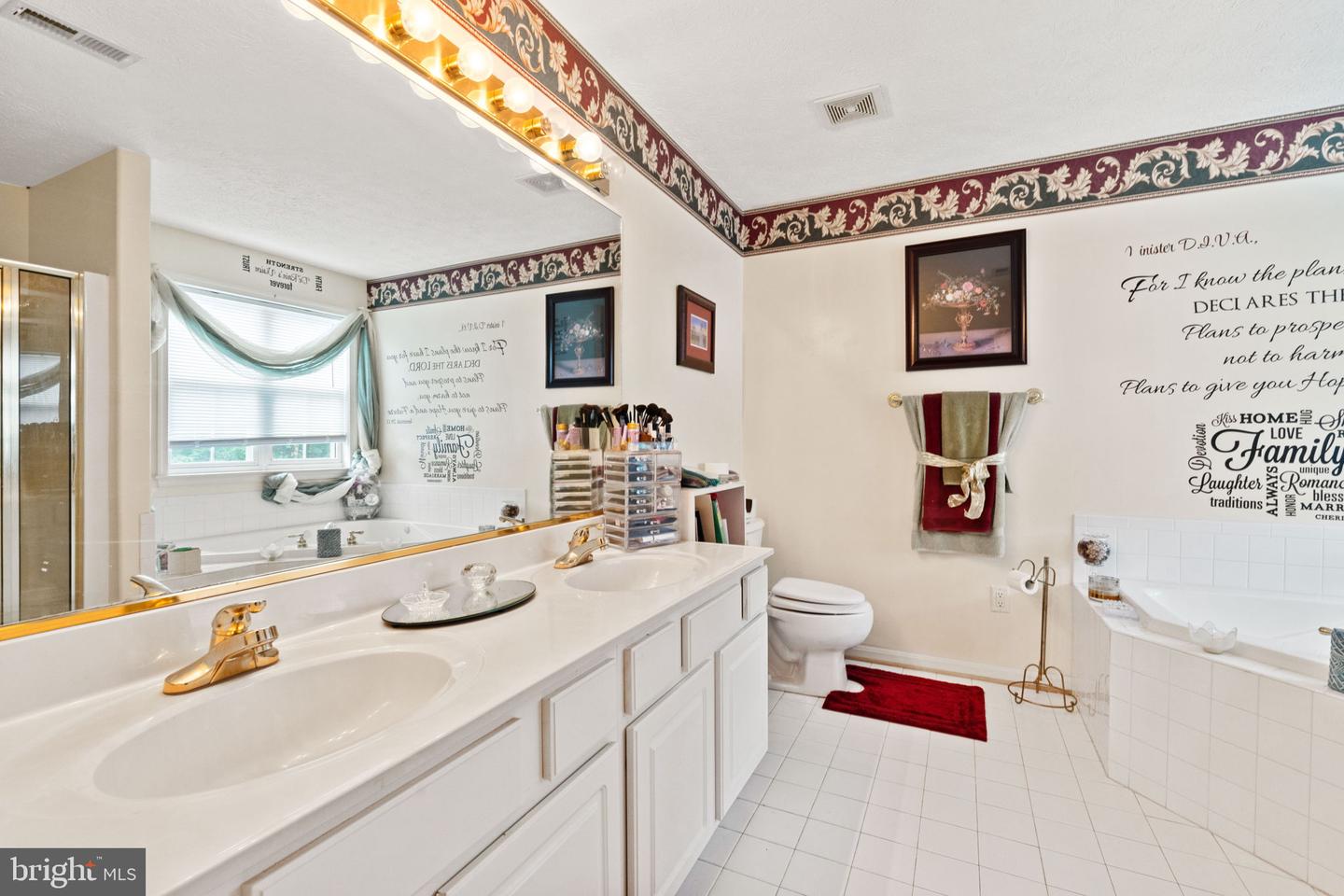 1002 BLACK OAK CT, FREDERICKSBURG, Virginia 22401, 5 Bedrooms Bedrooms, ,3 BathroomsBathrooms,Residential,For sale,1002 BLACK OAK CT,VAFB2008470 MLS # VAFB2008470