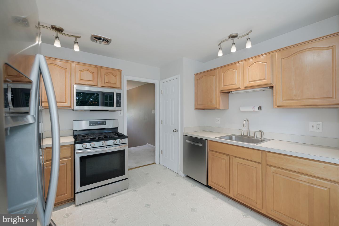 8001 LAKE PLEASANT DR, SPRINGFIELD, Virginia 22153, 5 Bedrooms Bedrooms, ,3 BathroomsBathrooms,Residential,For sale,8001 LAKE PLEASANT DR,VAFX2249368 MLS # VAFX2249368