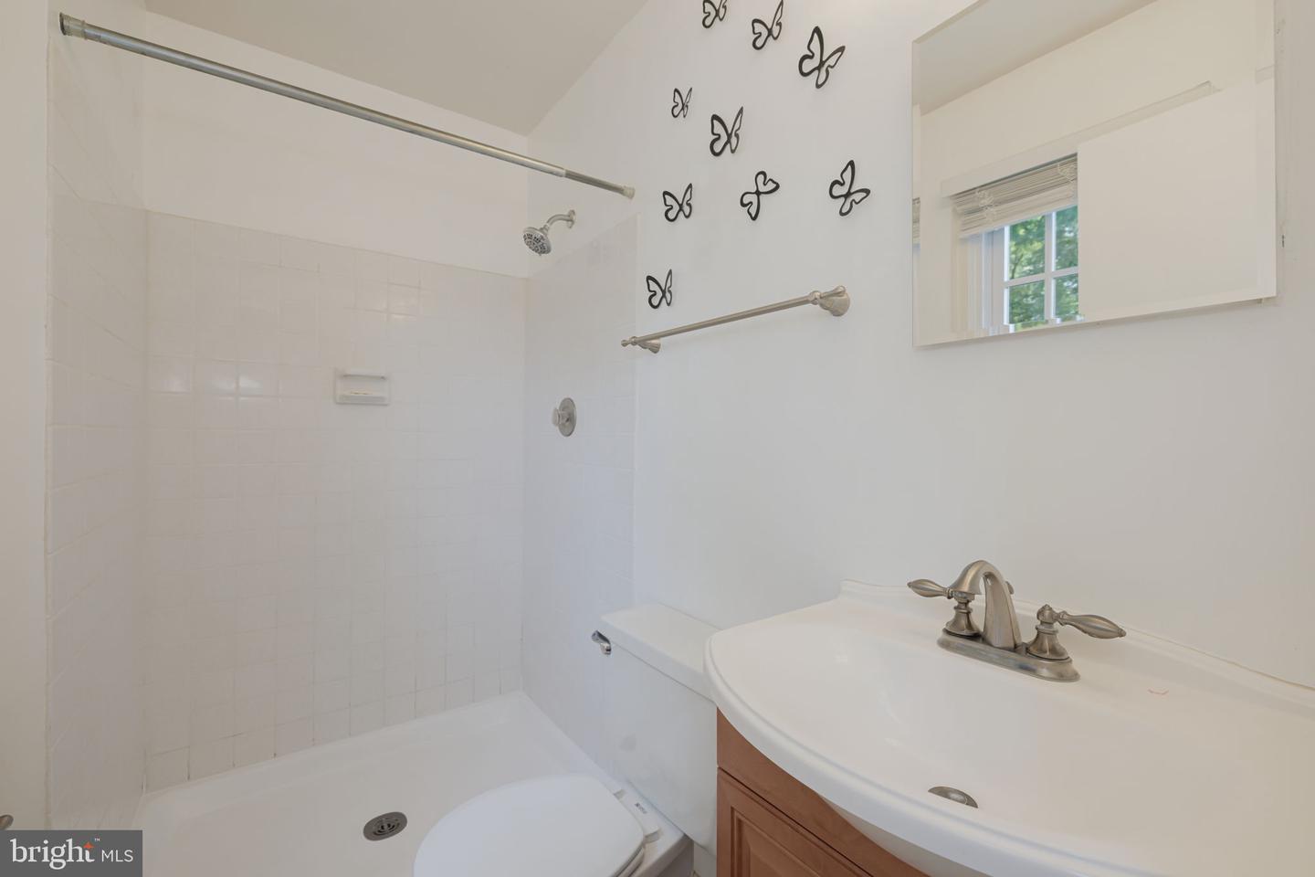 8001 LAKE PLEASANT DR, SPRINGFIELD, Virginia 22153, 5 Bedrooms Bedrooms, ,3 BathroomsBathrooms,Residential,For sale,8001 LAKE PLEASANT DR,VAFX2249368 MLS # VAFX2249368