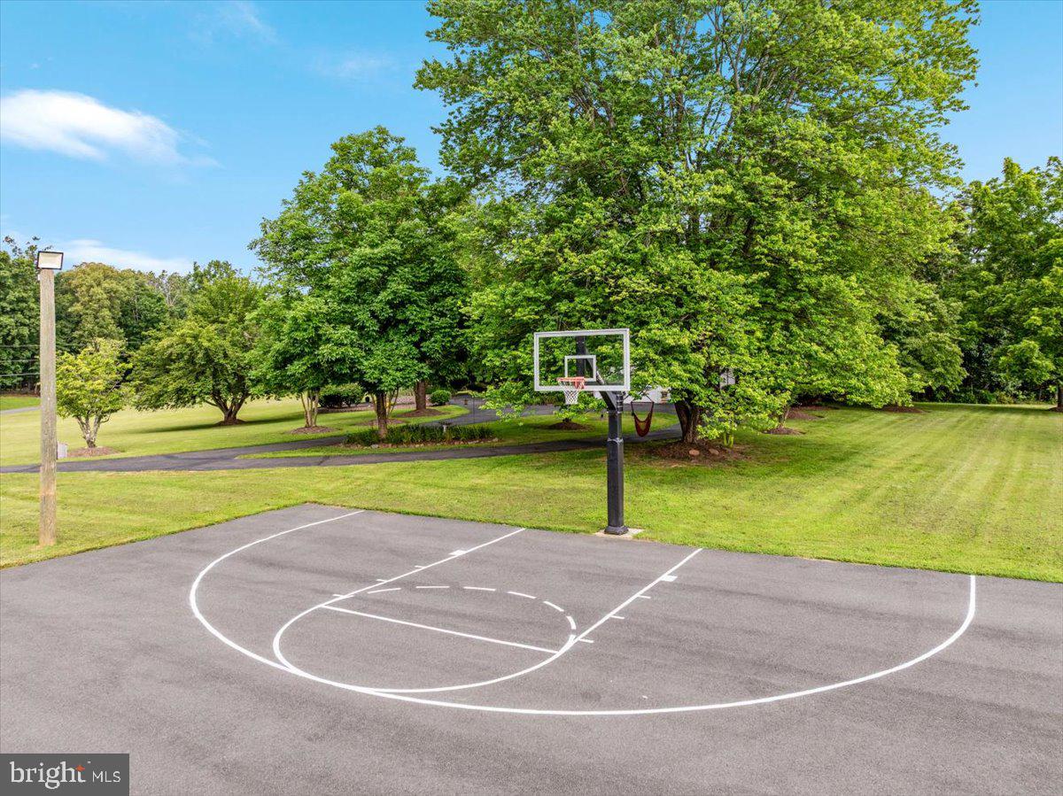 10095 FOX HOUND DR, NOKESVILLE, Virginia 20181, 4 Bedrooms Bedrooms, ,3 BathroomsBathrooms,Residential,For sale,10095 FOX HOUND DR,VAPW2097660 MLS # VAPW2097660