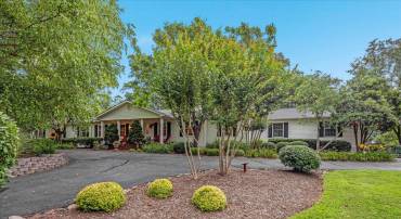 10095 FOX HOUND DR, NOKESVILLE, Virginia 20181, 4 Bedrooms Bedrooms, ,3 BathroomsBathrooms,Residential,For sale,10095 FOX HOUND DR,VAPW2097660 MLS # VAPW2097660