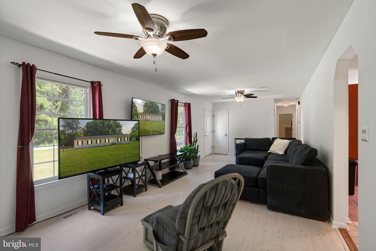 125 HOYT ST, FREDERICKSBURG, Virginia 22405, 5 Bedrooms Bedrooms, ,2 BathroomsBathrooms,Residential,For sale,125 HOYT ST,VAST2040084 MLS # VAST2040084
