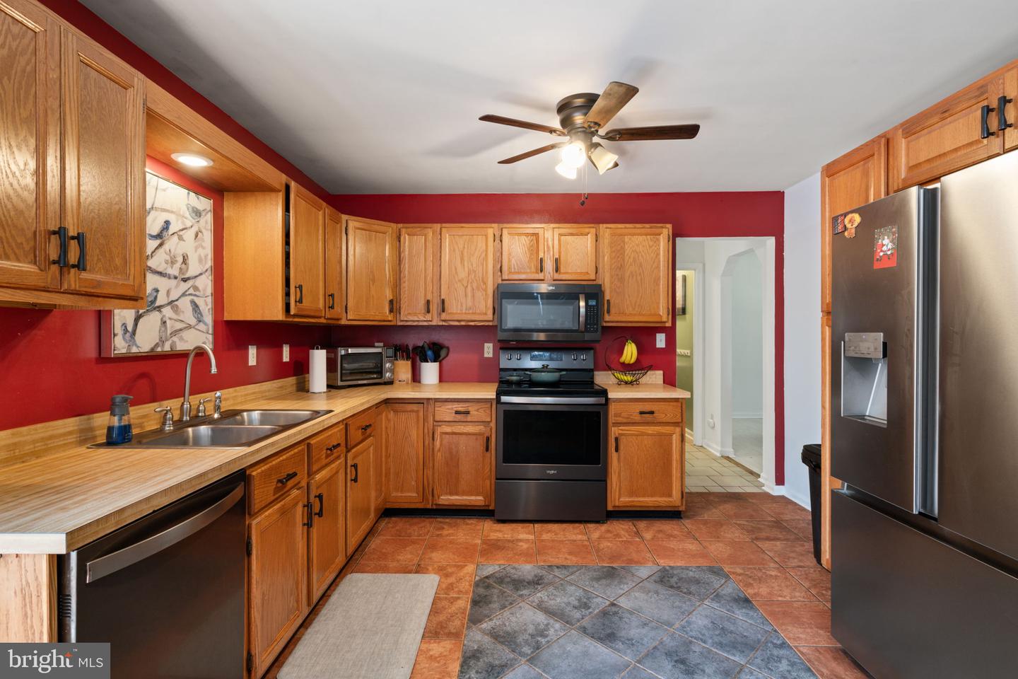 125 HOYT ST, FREDERICKSBURG, Virginia 22405, 5 Bedrooms Bedrooms, ,2 BathroomsBathrooms,Residential,For sale,125 HOYT ST,VAST2040084 MLS # VAST2040084