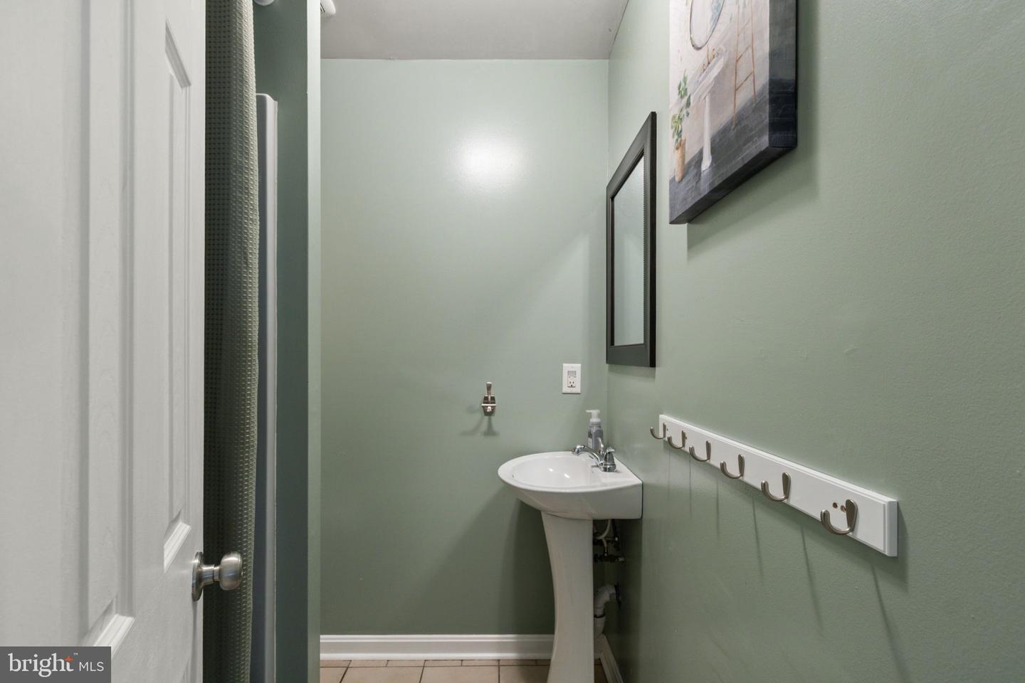 125 HOYT ST, FREDERICKSBURG, Virginia 22405, 5 Bedrooms Bedrooms, ,2 BathroomsBathrooms,Residential,For sale,125 HOYT ST,VAST2040084 MLS # VAST2040084