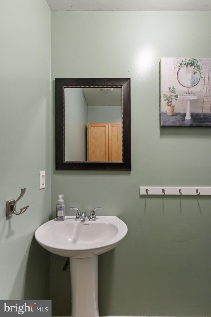 125 HOYT ST, FREDERICKSBURG, Virginia 22405, 5 Bedrooms Bedrooms, ,2 BathroomsBathrooms,Residential,For sale,125 HOYT ST,VAST2040084 MLS # VAST2040084