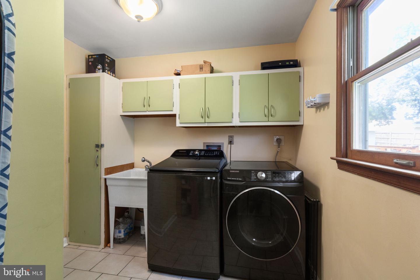 125 HOYT ST, FREDERICKSBURG, Virginia 22405, 5 Bedrooms Bedrooms, ,2 BathroomsBathrooms,Residential,For sale,125 HOYT ST,VAST2040084 MLS # VAST2040084