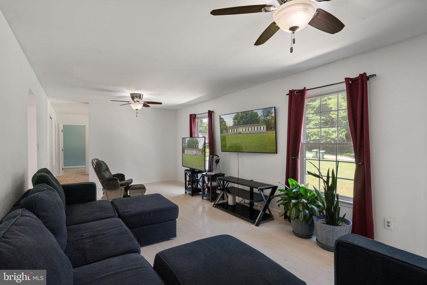 125 HOYT ST, FREDERICKSBURG, Virginia 22405, 5 Bedrooms Bedrooms, ,2 BathroomsBathrooms,Residential,For sale,125 HOYT ST,VAST2040084 MLS # VAST2040084