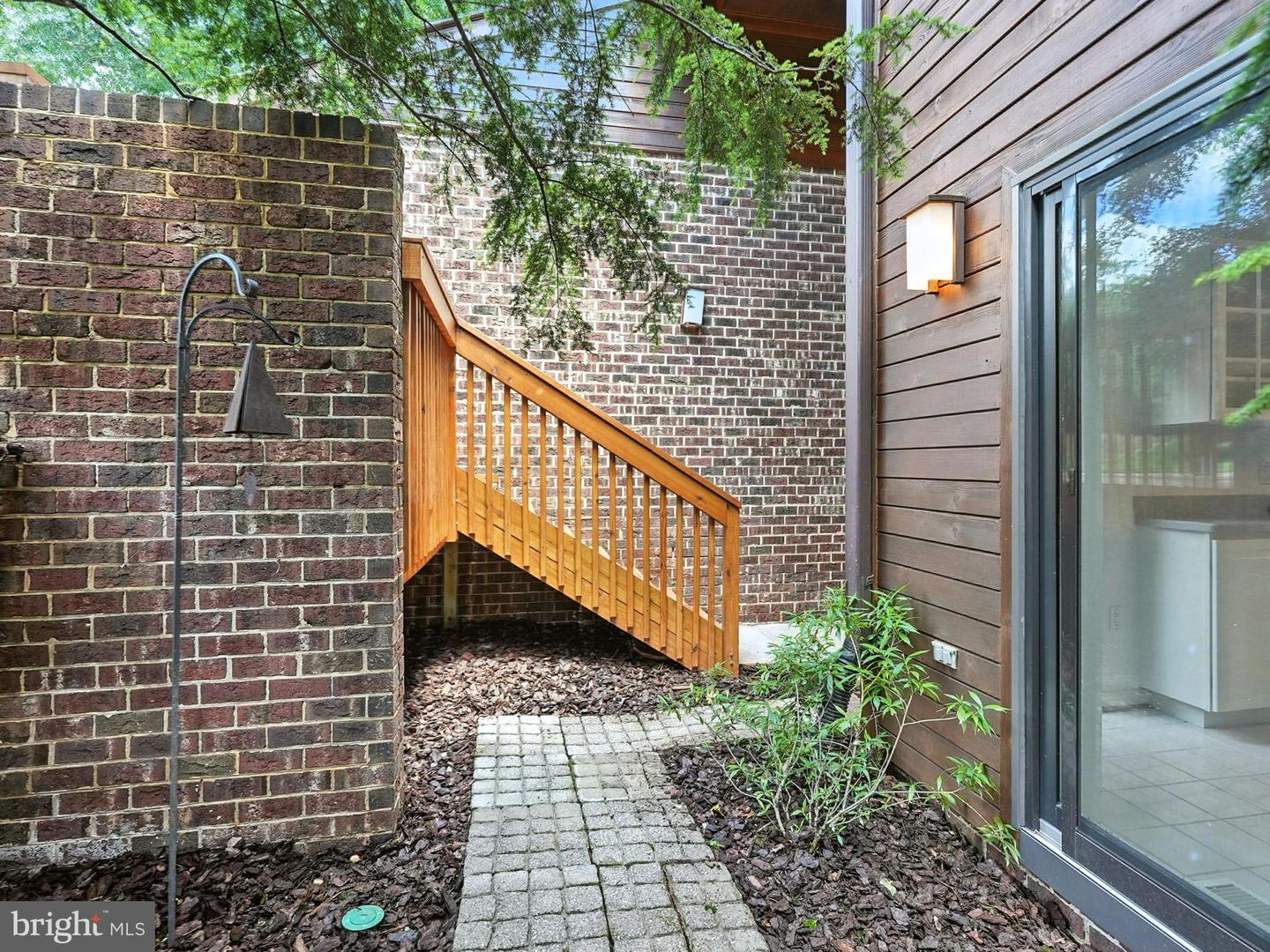2151 CABOTS POINT LN, RESTON, Virginia 20191, 4 Bedrooms Bedrooms, ,3 BathroomsBathrooms,Residential,For sale,2151 CABOTS POINT LN,VAFX2250028 MLS # VAFX2250028