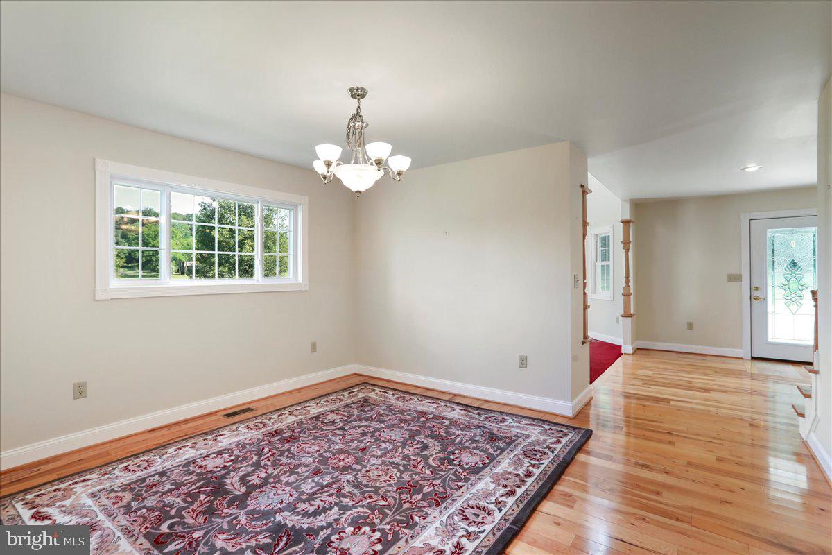 114 MEAGANS RUN RD, WOODSTOCK, Virginia 22664, 3 Bedrooms Bedrooms, ,2 BathroomsBathrooms,Residential,For sale,114 MEAGANS RUN RD,VASH2011794 MLS # VASH2011794