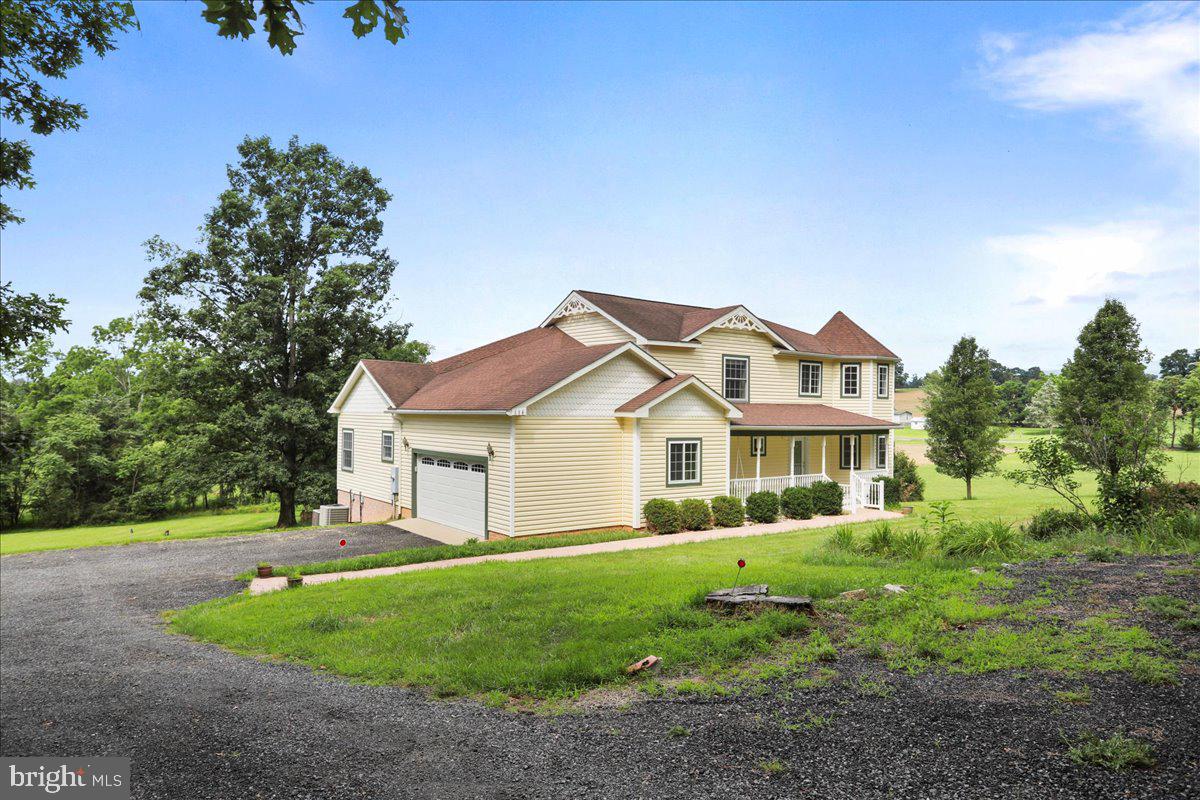 114 MEAGANS RUN RD, WOODSTOCK, Virginia 22664, 3 Bedrooms Bedrooms, ,2 BathroomsBathrooms,Residential,For sale,114 MEAGANS RUN RD,VASH2011794 MLS # VASH2011794