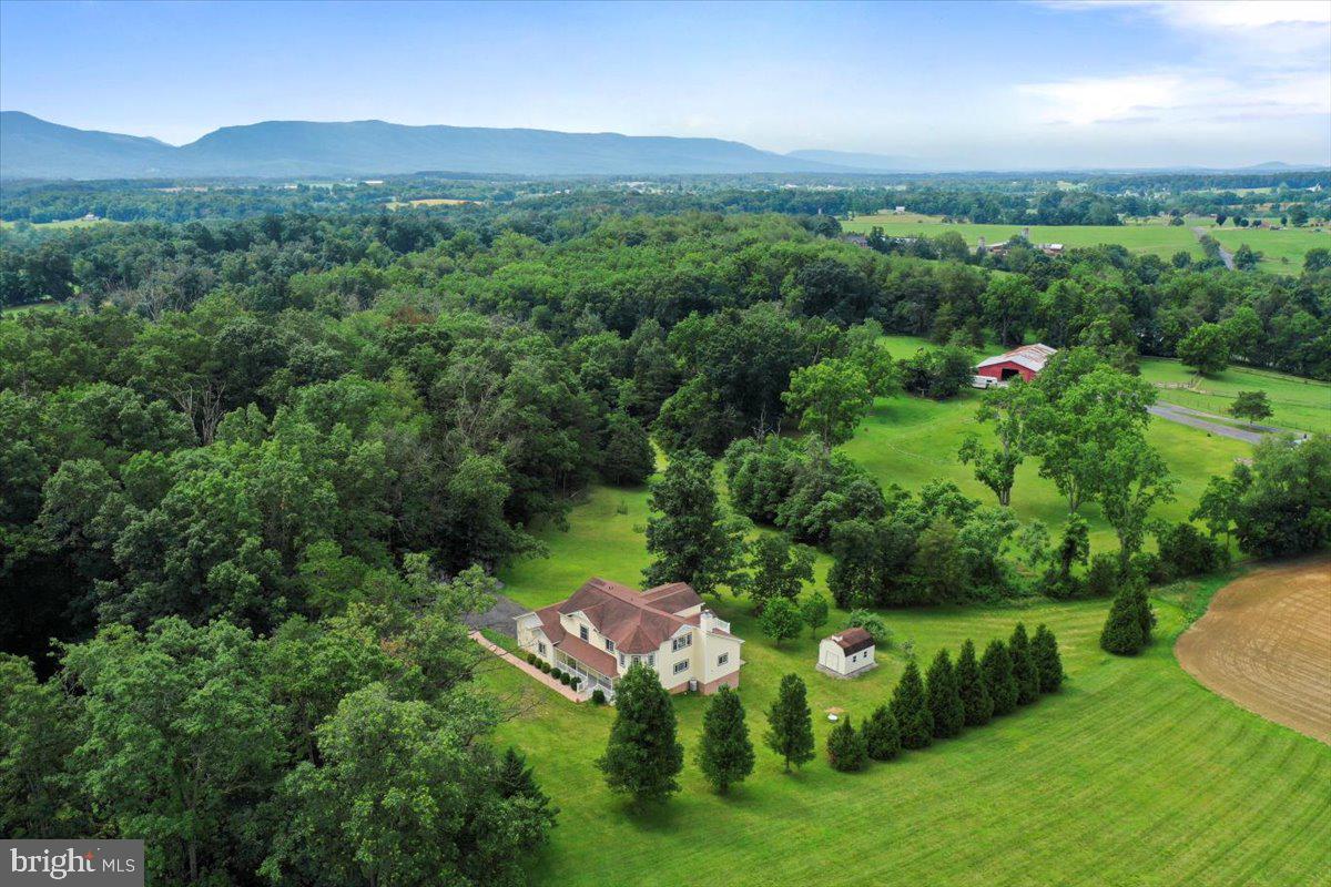 114 MEAGANS RUN RD, WOODSTOCK, Virginia 22664, 3 Bedrooms Bedrooms, ,2 BathroomsBathrooms,Residential,For sale,114 MEAGANS RUN RD,VASH2011794 MLS # VASH2011794
