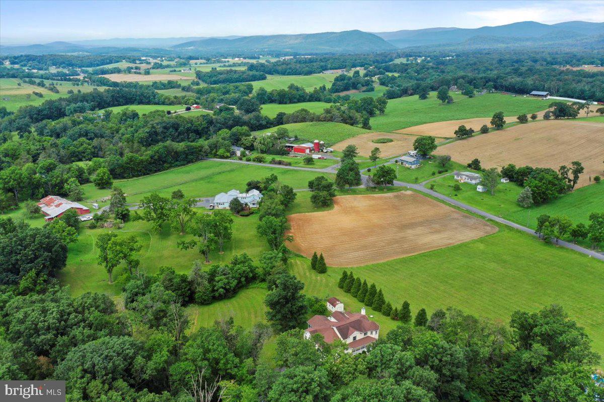 114 MEAGANS RUN RD, WOODSTOCK, Virginia 22664, 3 Bedrooms Bedrooms, ,2 BathroomsBathrooms,Residential,For sale,114 MEAGANS RUN RD,VASH2011794 MLS # VASH2011794