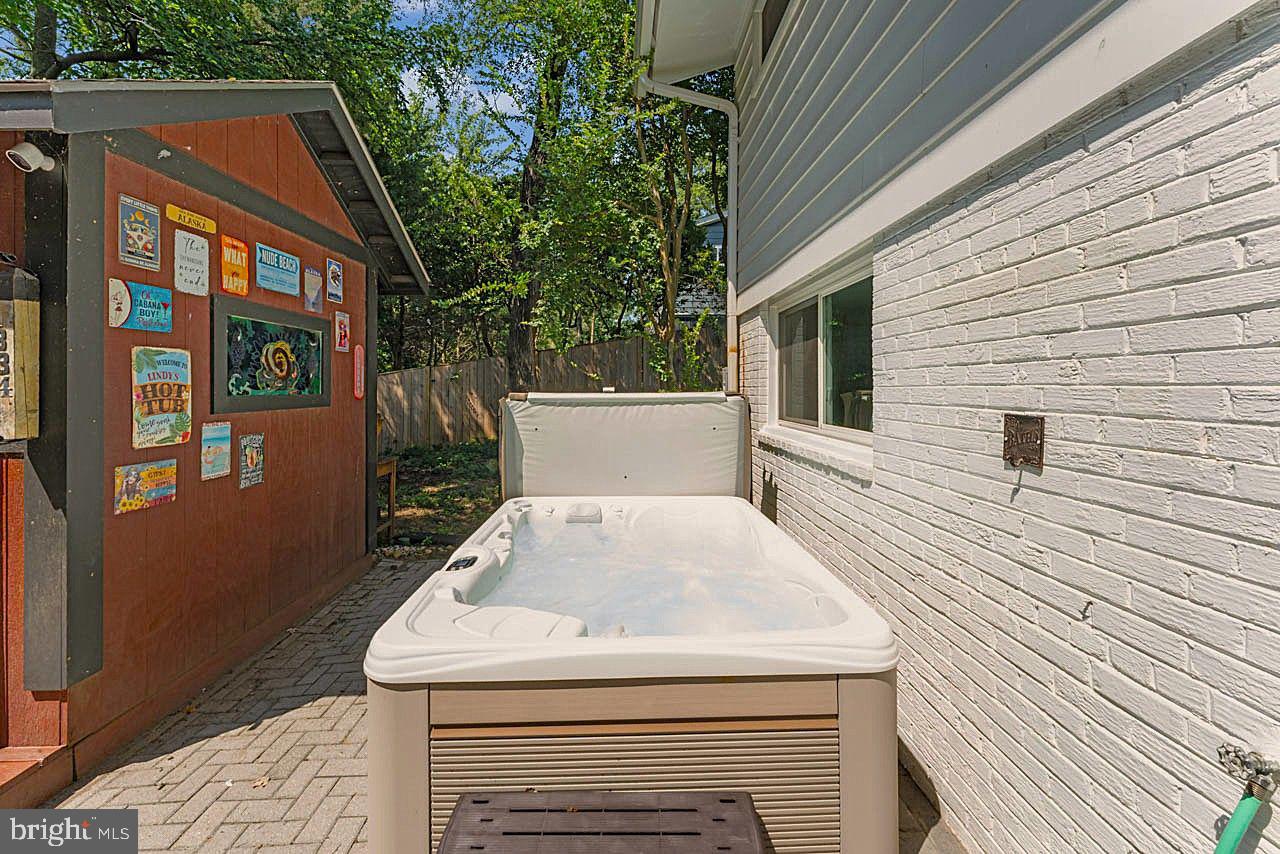 4511 APPLE TREE DR, ALEXANDRIA, Virginia 22310, 4 Bedrooms Bedrooms, ,2 BathroomsBathrooms,Residential,For sale,4511 APPLE TREE DR,VAFX2250154 MLS # VAFX2250154