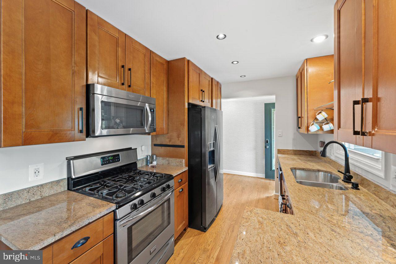4511 APPLE TREE DR, ALEXANDRIA, Virginia 22310, 4 Bedrooms Bedrooms, ,2 BathroomsBathrooms,Residential,For sale,4511 APPLE TREE DR,VAFX2250154 MLS # VAFX2250154