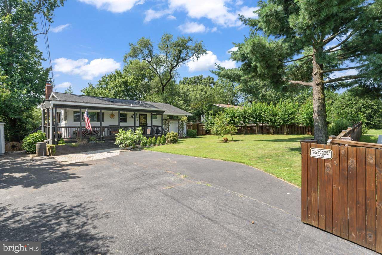 4511 APPLE TREE DR, ALEXANDRIA, Virginia 22310, 4 Bedrooms Bedrooms, ,2 BathroomsBathrooms,Residential,For sale,4511 APPLE TREE DR,VAFX2250154 MLS # VAFX2250154