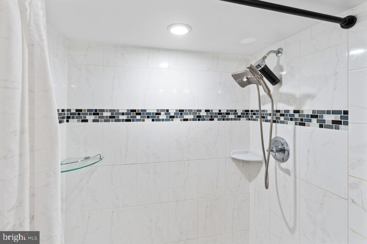 4511 APPLE TREE DR, ALEXANDRIA, Virginia 22310, 4 Bedrooms Bedrooms, ,2 BathroomsBathrooms,Residential,For sale,4511 APPLE TREE DR,VAFX2250154 MLS # VAFX2250154