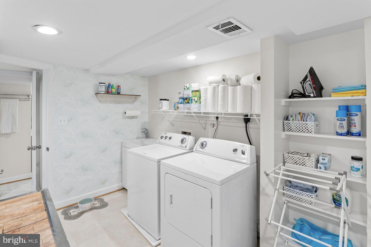 4511 APPLE TREE DR, ALEXANDRIA, Virginia 22310, 4 Bedrooms Bedrooms, ,2 BathroomsBathrooms,Residential,For sale,4511 APPLE TREE DR,VAFX2250154 MLS # VAFX2250154