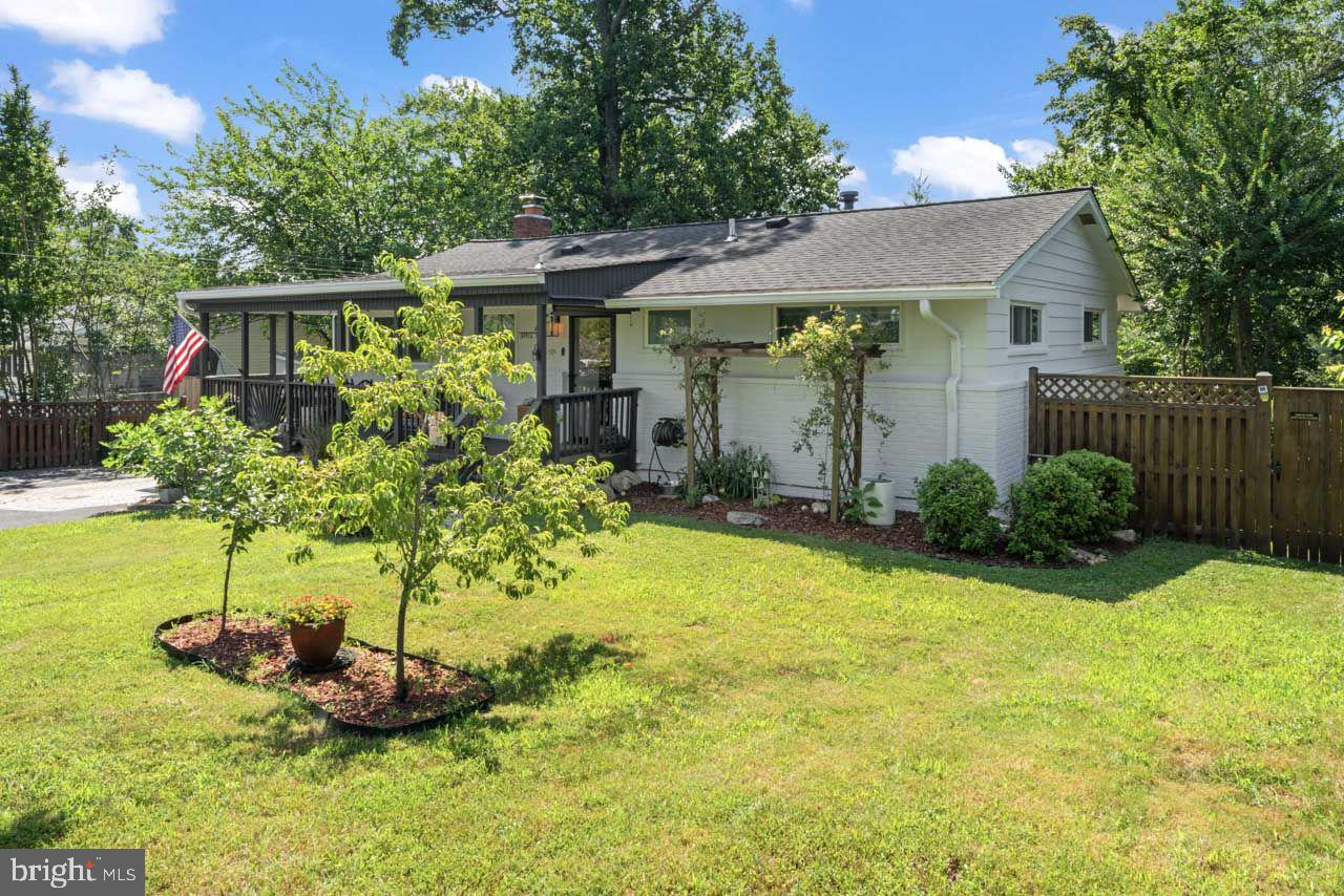 4511 APPLE TREE DR, ALEXANDRIA, Virginia 22310, 4 Bedrooms Bedrooms, ,2 BathroomsBathrooms,Residential,For sale,4511 APPLE TREE DR,VAFX2250154 MLS # VAFX2250154