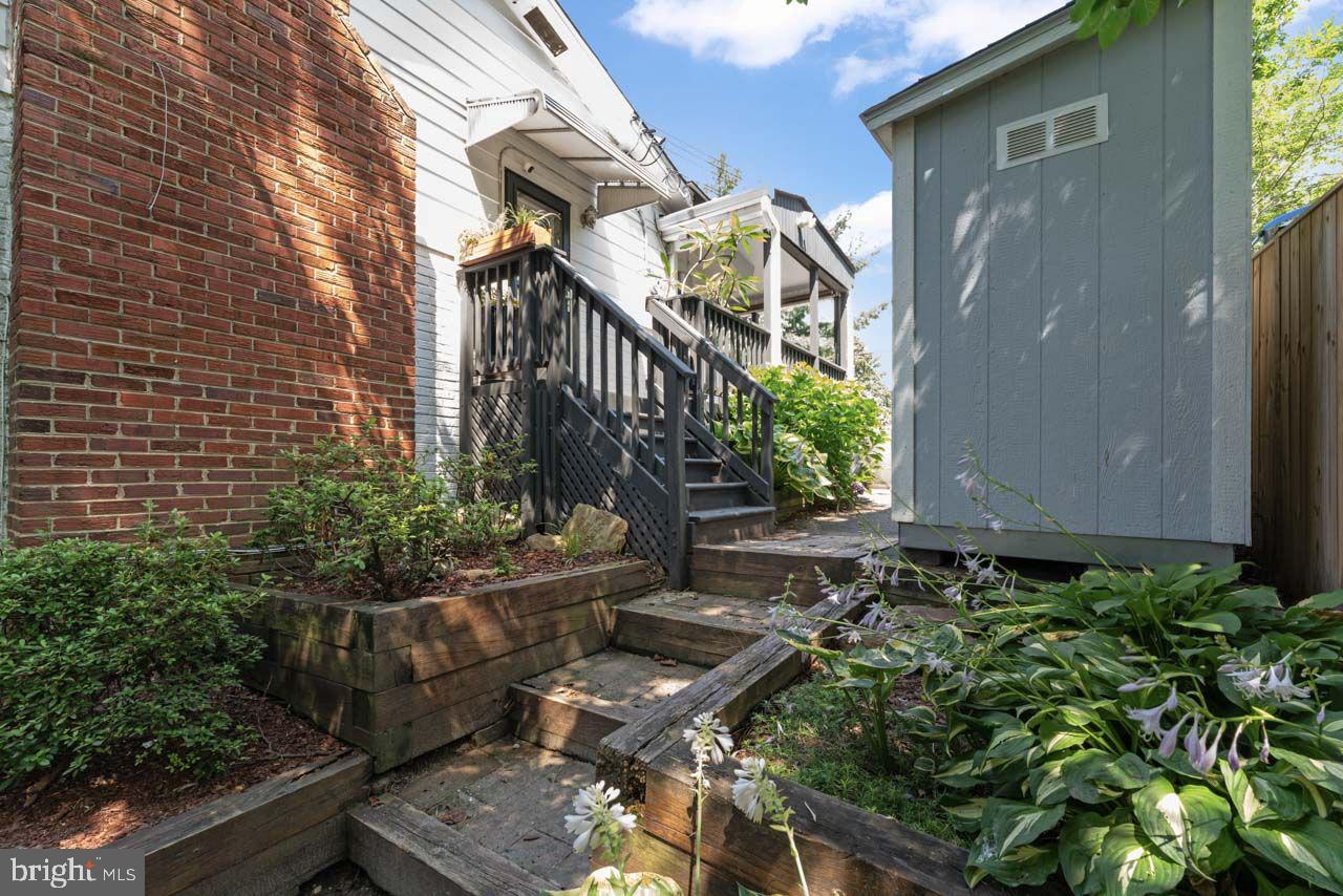 4511 APPLE TREE DR, ALEXANDRIA, Virginia 22310, 4 Bedrooms Bedrooms, ,2 BathroomsBathrooms,Residential,For sale,4511 APPLE TREE DR,VAFX2250154 MLS # VAFX2250154