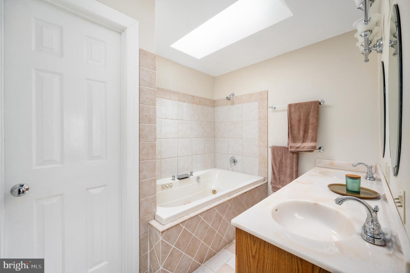 15 TALLY HO DR, FREDERICKSBURG, Virginia 22405, 4 Bedrooms Bedrooms, 13 Rooms Rooms,2 BathroomsBathrooms,Residential,For sale,15 TALLY HO DR,VAST2040224 MLS # VAST2040224
