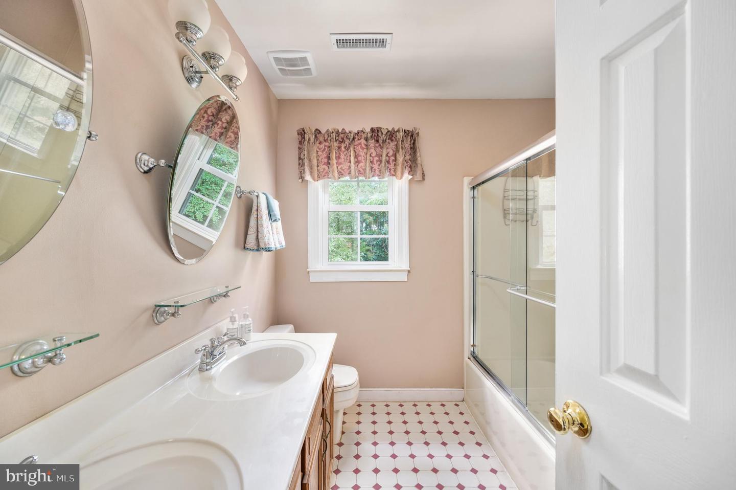15 TALLY HO DR, FREDERICKSBURG, Virginia 22405, 4 Bedrooms Bedrooms, 13 Rooms Rooms,2 BathroomsBathrooms,Residential,For sale,15 TALLY HO DR,VAST2040224 MLS # VAST2040224