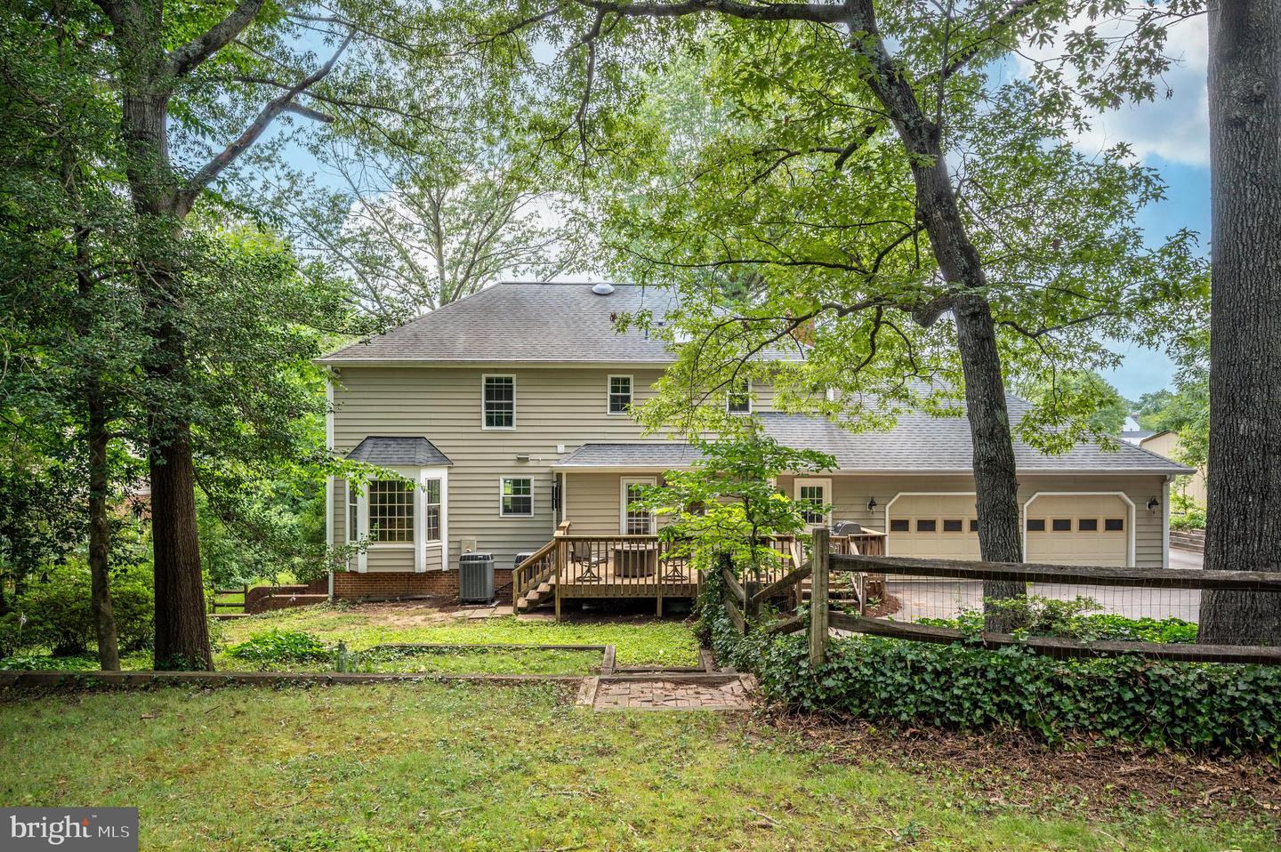 15 TALLY HO DR, FREDERICKSBURG, Virginia 22405, 4 Bedrooms Bedrooms, 13 Rooms Rooms,2 BathroomsBathrooms,Residential,For sale,15 TALLY HO DR,VAST2040224 MLS # VAST2040224