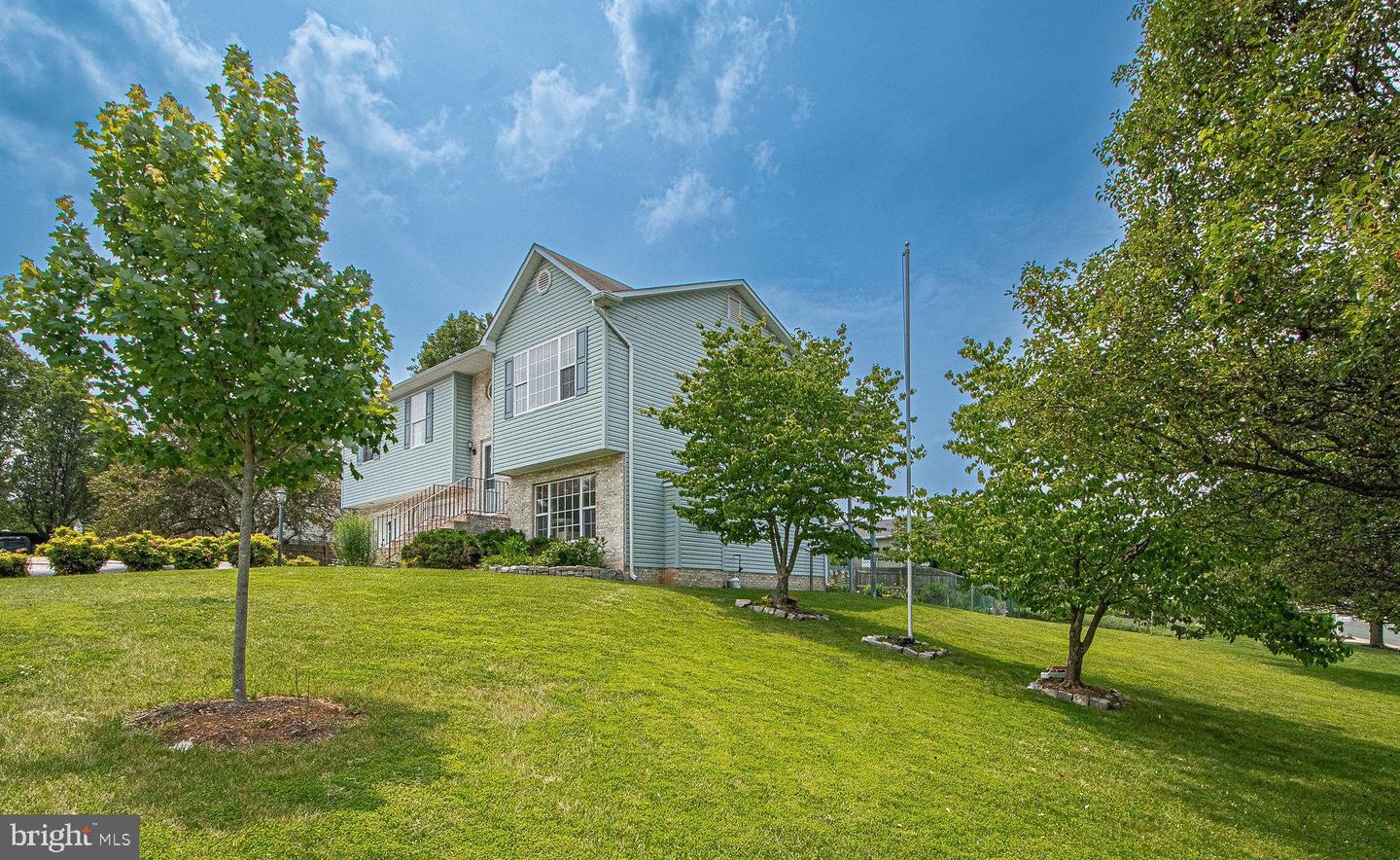 75 WESTMINSTER DR, FRONT ROYAL, Virginia 22630, 3 Bedrooms Bedrooms, ,2 BathroomsBathrooms,Residential,For sale,75 WESTMINSTER DR,VAWR2011574 MLS # VAWR2011574