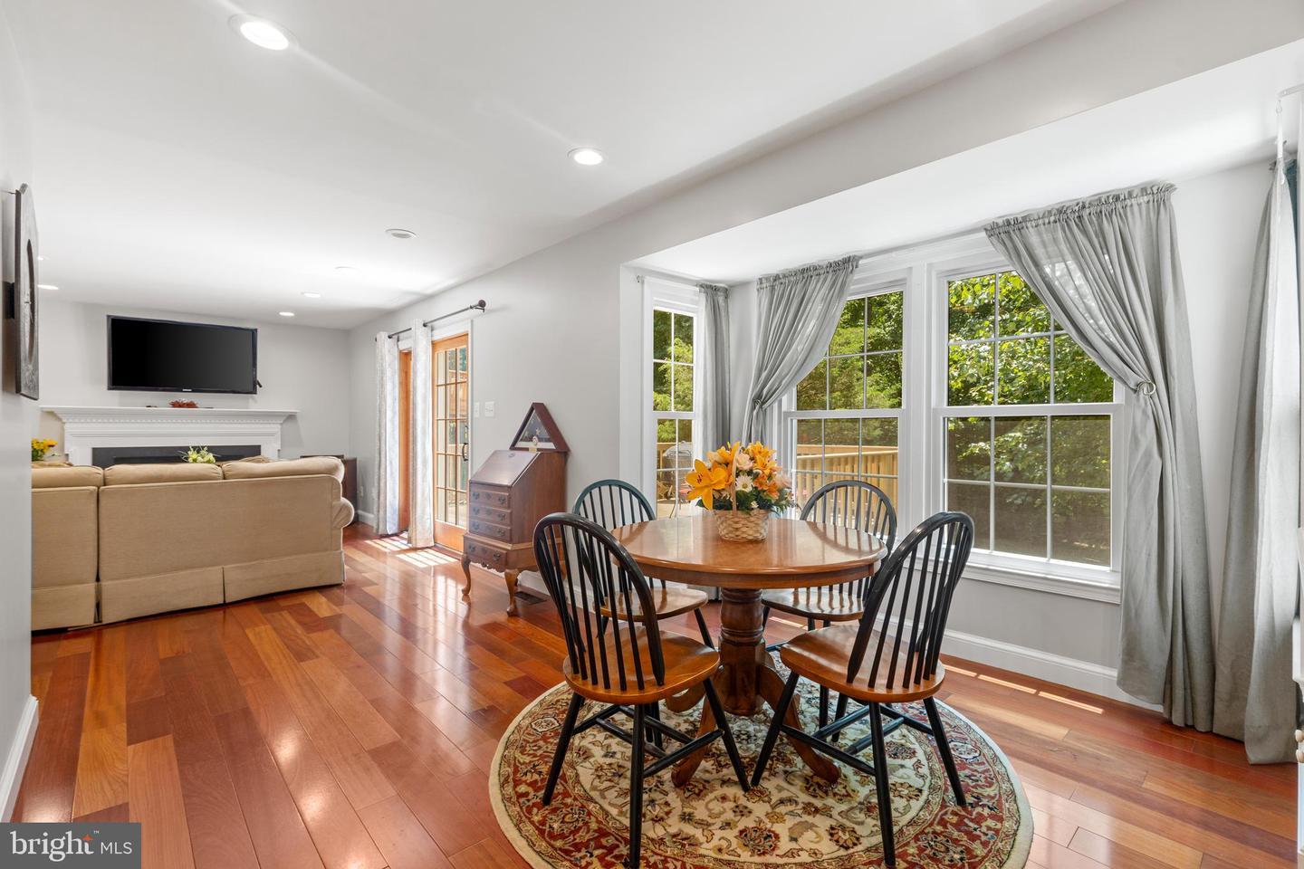 12237 OX HILL RD, FAIRFAX, Virginia 22033, 4 Bedrooms Bedrooms, ,2 BathroomsBathrooms,Residential,For sale,12237 OX HILL RD,VAFX2250498 MLS # VAFX2250498