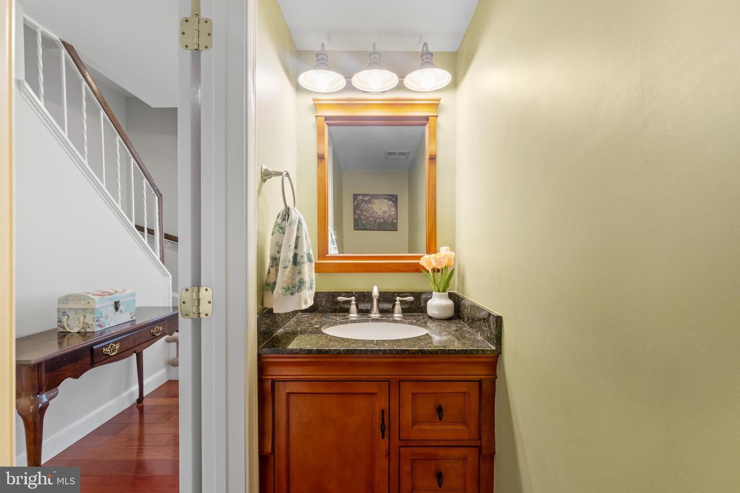 12237 OX HILL RD, FAIRFAX, Virginia 22033, 4 Bedrooms Bedrooms, ,2 BathroomsBathrooms,Residential,For sale,12237 OX HILL RD,VAFX2250498 MLS # VAFX2250498