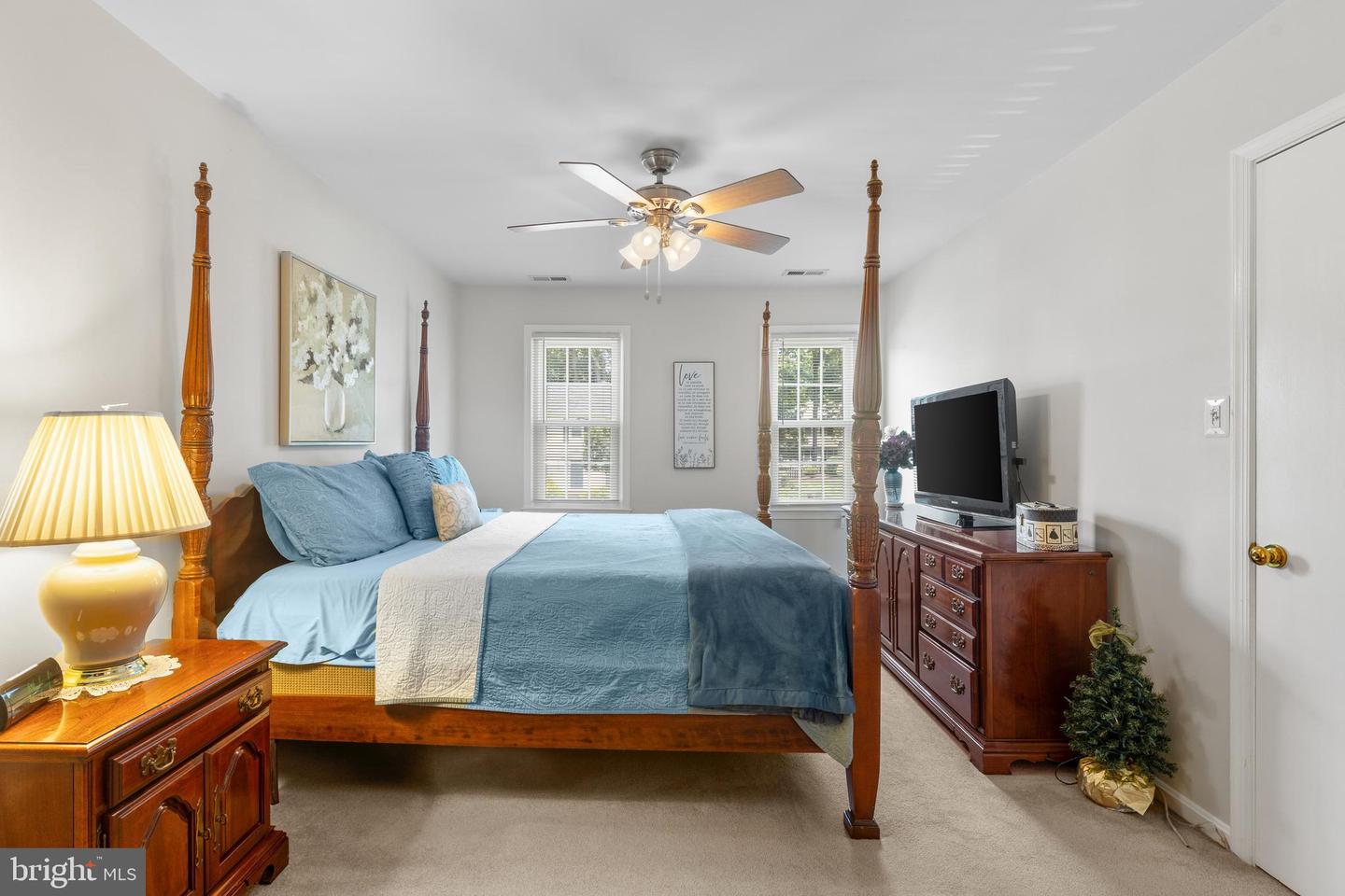 12237 OX HILL RD, FAIRFAX, Virginia 22033, 4 Bedrooms Bedrooms, ,2 BathroomsBathrooms,Residential,For sale,12237 OX HILL RD,VAFX2250498 MLS # VAFX2250498